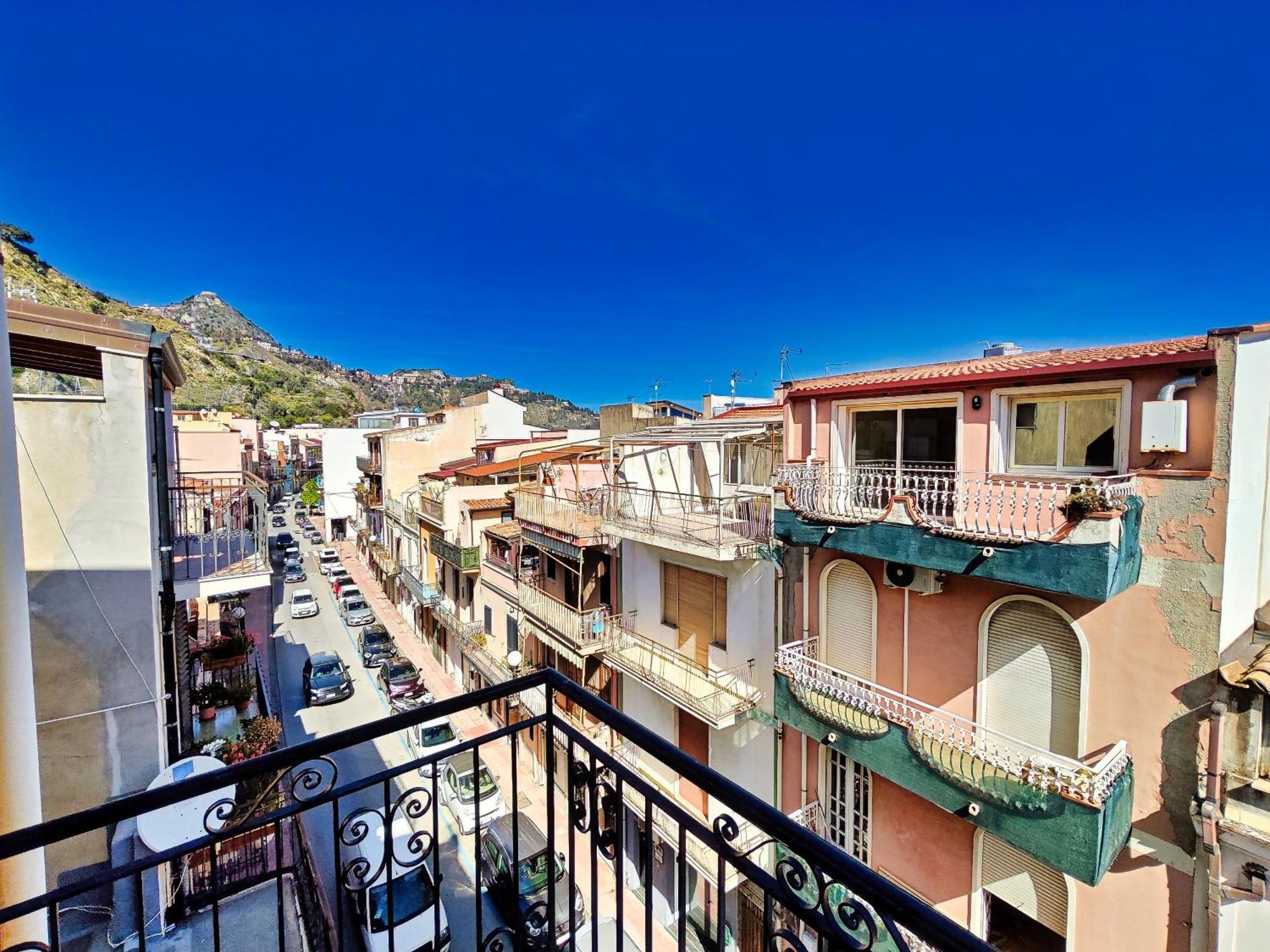 Etnapartment 2 Giardini Naxos Exteriör bild